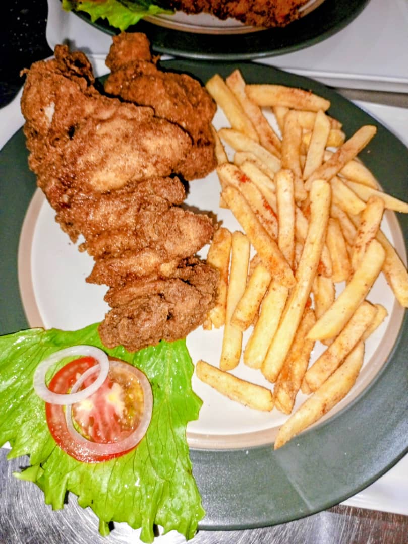 Chicken & Chips Plate